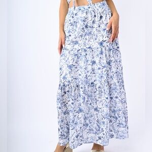 NUNA LIE Chic Blue Floral Maxi Skirt Size Large